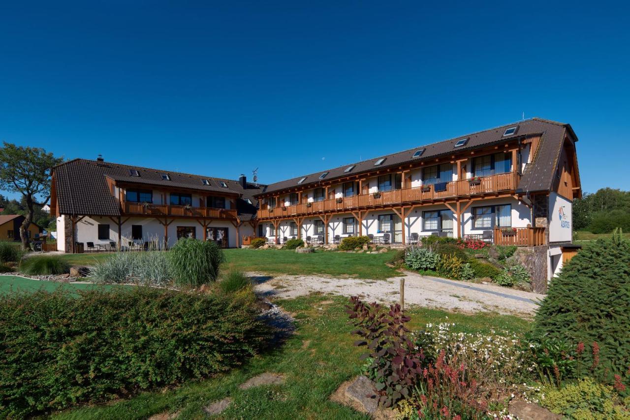 Jbx Resort Hotel Albatros Přední Výtoň Екстериор снимка