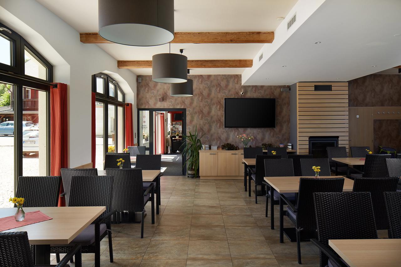 Jbx Resort Hotel Albatros Přední Výtoň Екстериор снимка